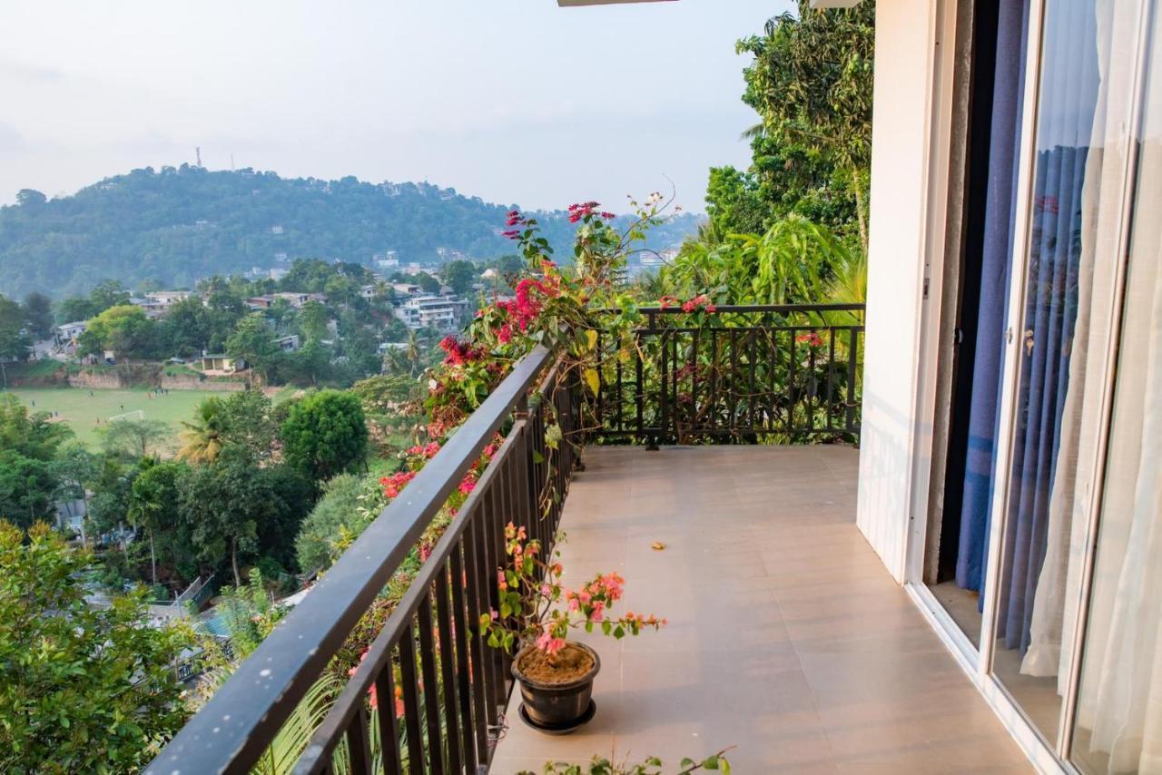 Sky Edge Homestay Kandy Luaran gambar